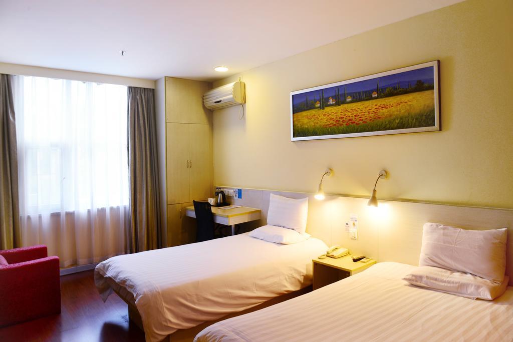 Hanting Express Shanghai Middle Sichuan Road ภายนอก รูปภาพ